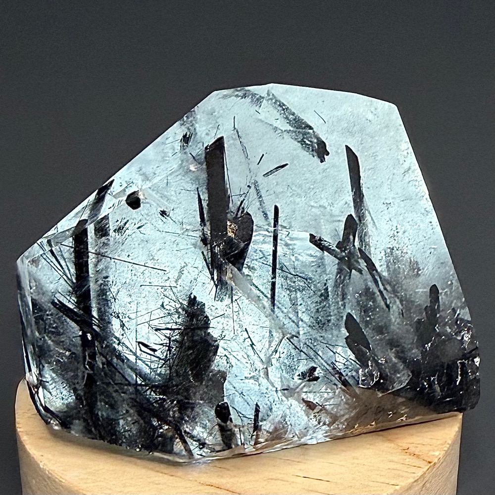 M607 Tourmalated Quartz