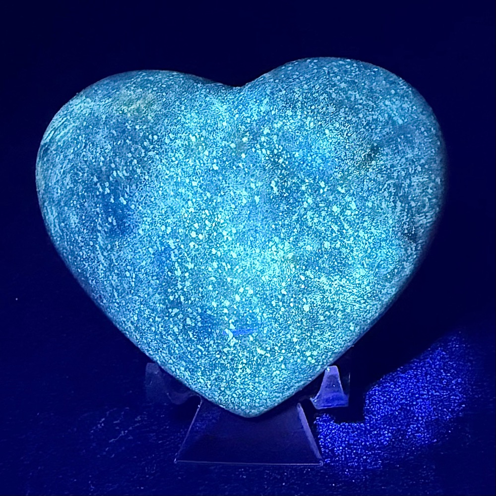 H507 Dumortierite in Quartz Heart