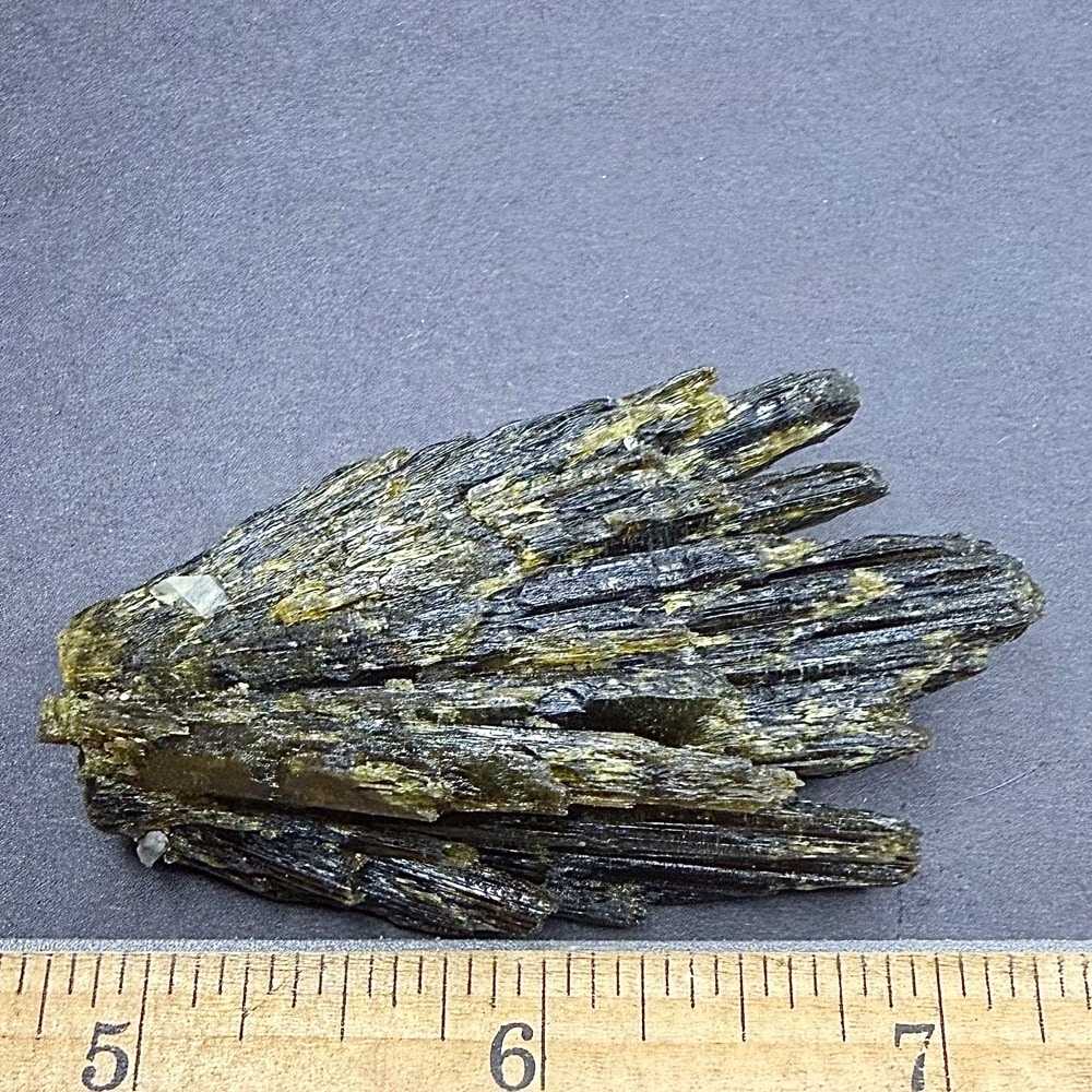M302 Epidote - Image 2