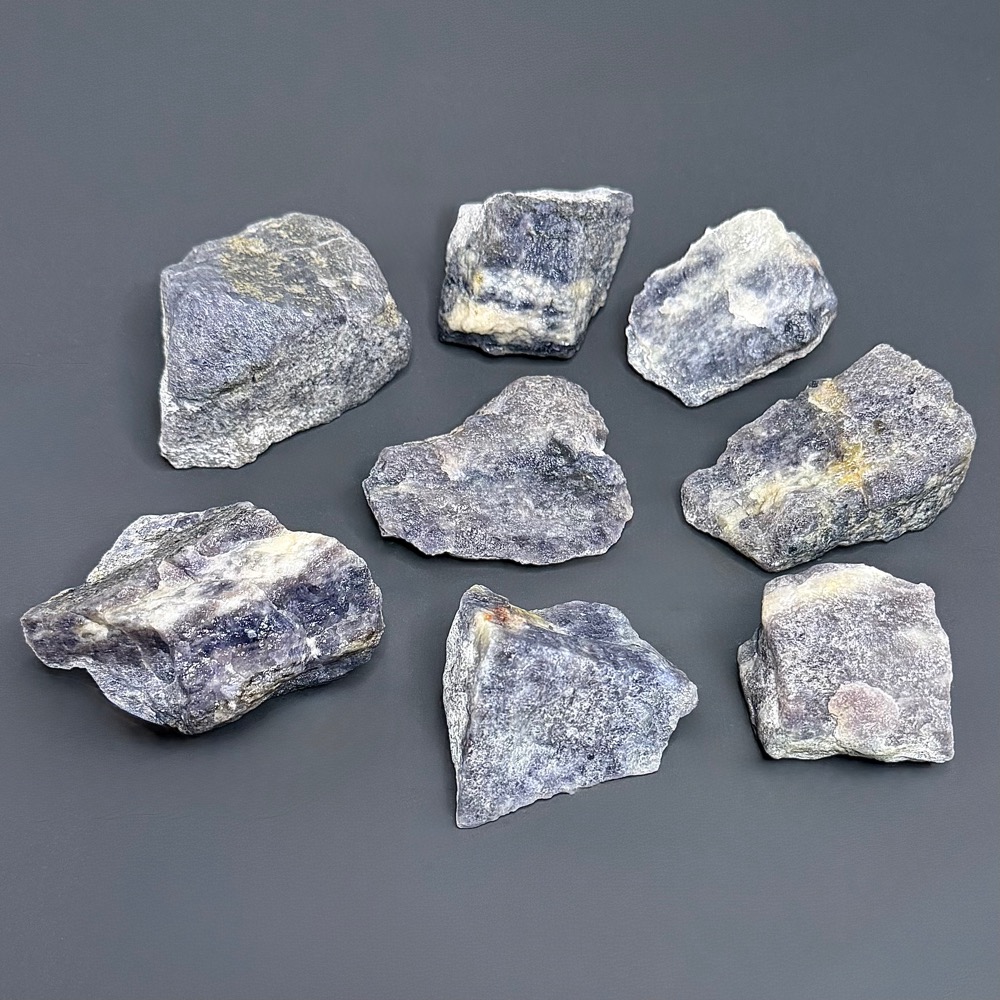 BCR405 Iolite