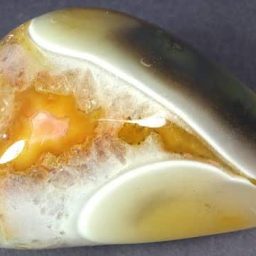 tumble polished Agate