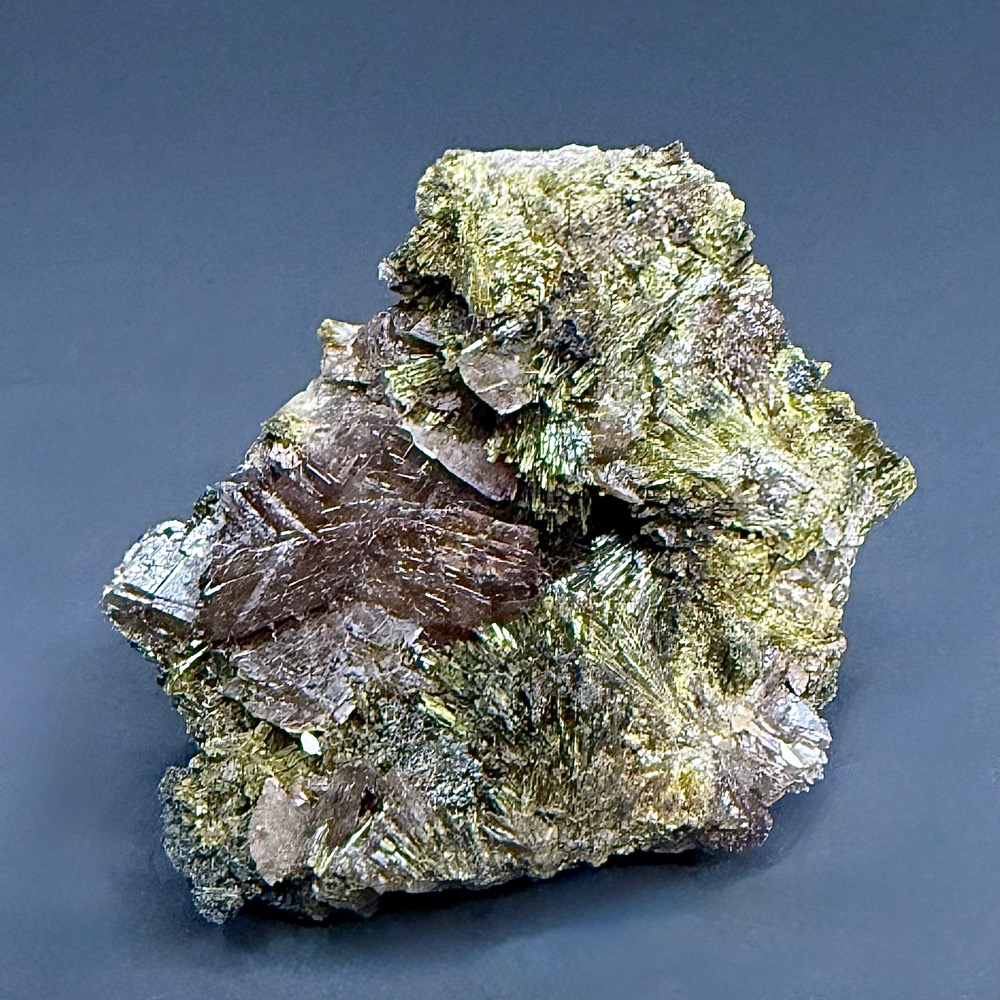 M311 Forest Epidote Axinite